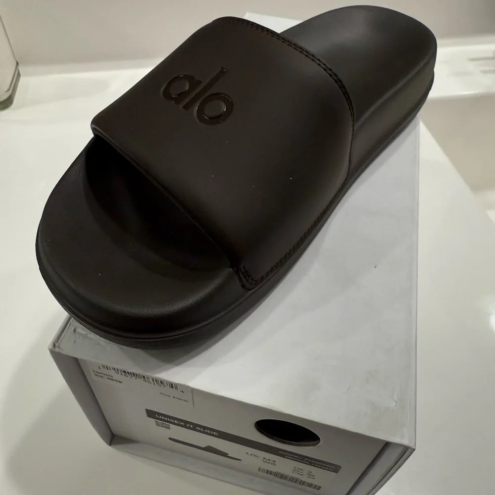 Brown Alo Slides - Picture 2 of 4